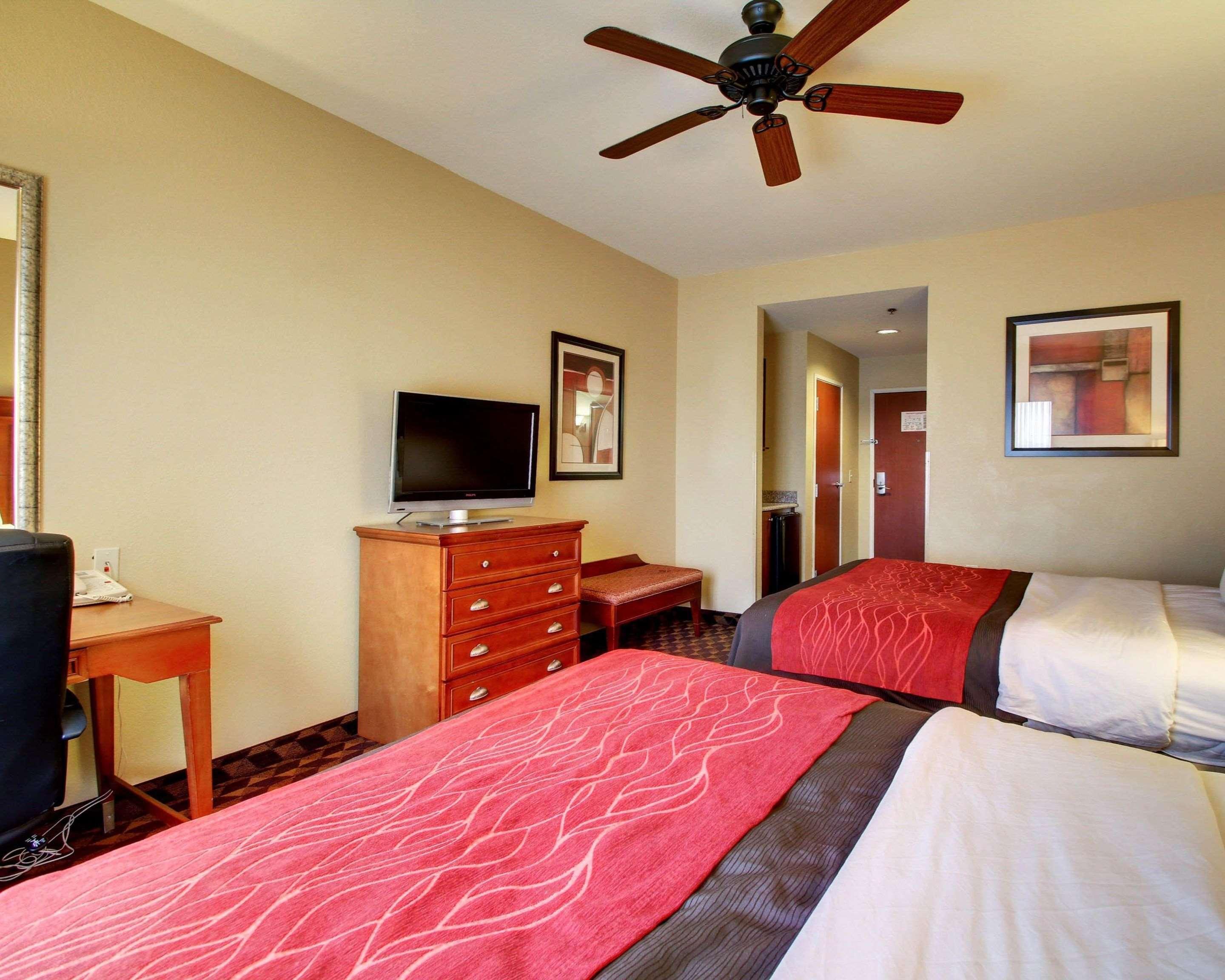 Comfort Inn & Suites Clinton Ngoại thất bức ảnh