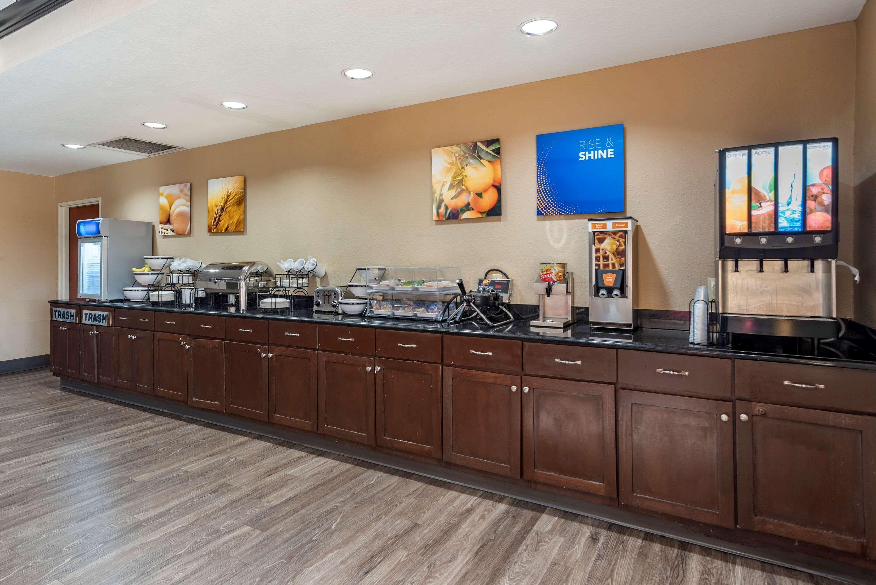 Comfort Inn & Suites Clinton Ngoại thất bức ảnh